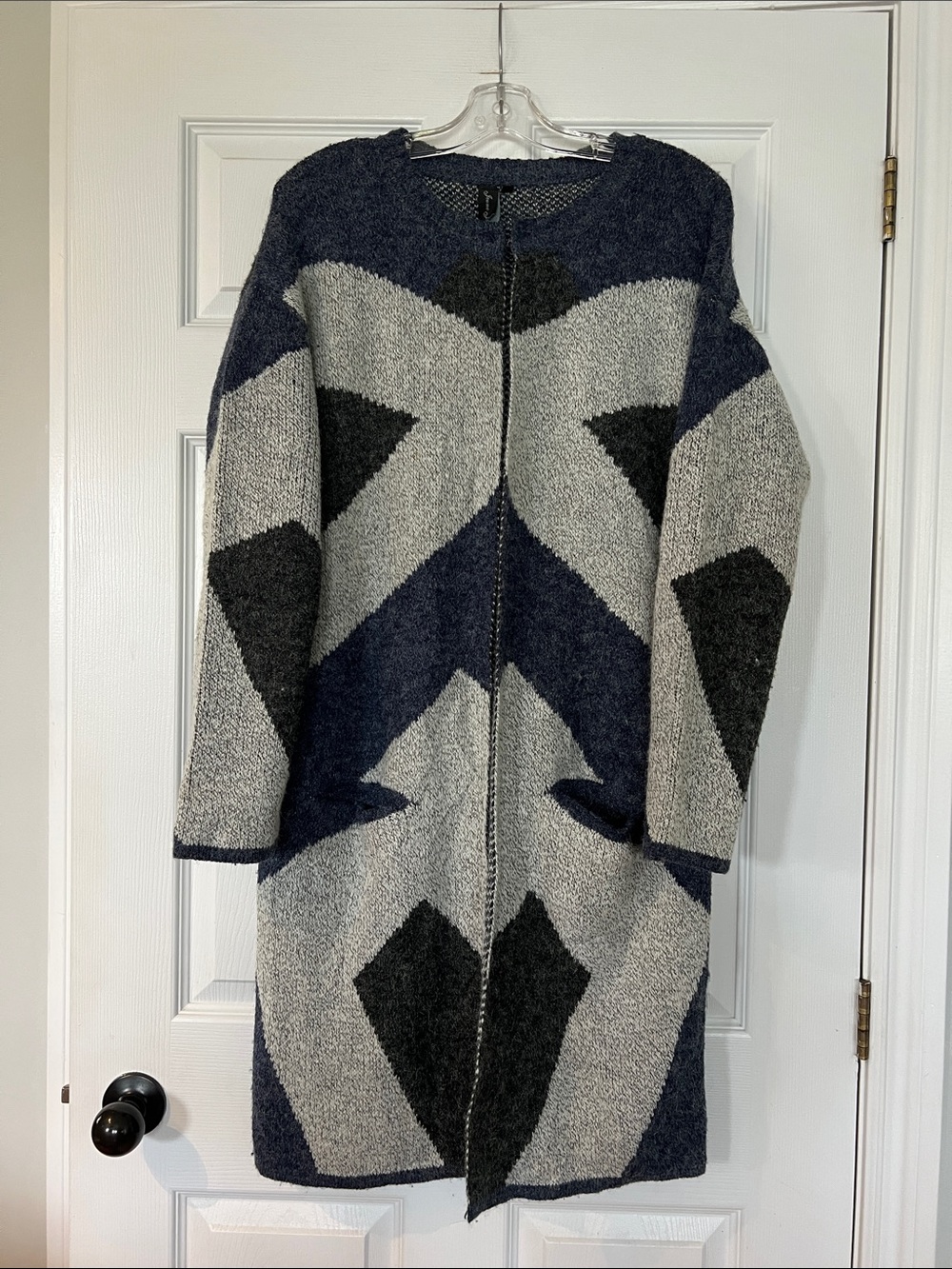 Long Geometric Open-Front Cardigan Sweater - Gray & Navy